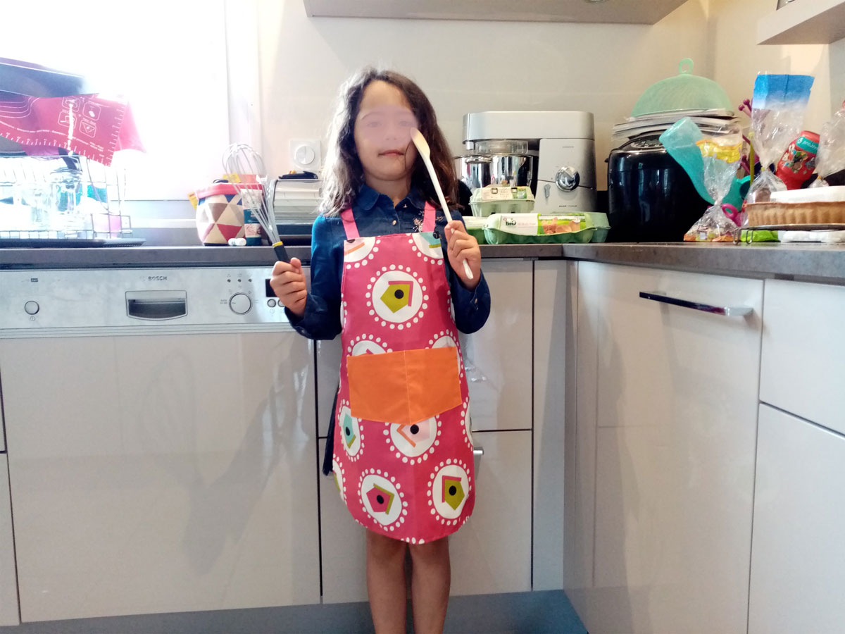 tablier-fille-1200x900 Photo tablier enfant